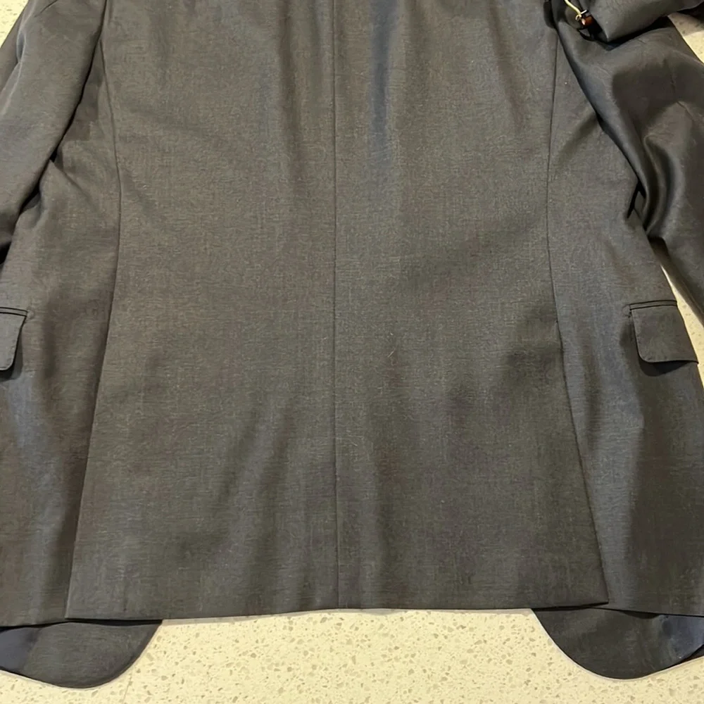 Hickey Freeman Charcoal Grey 100% wool with functional cuffs - Picture 7 of 10